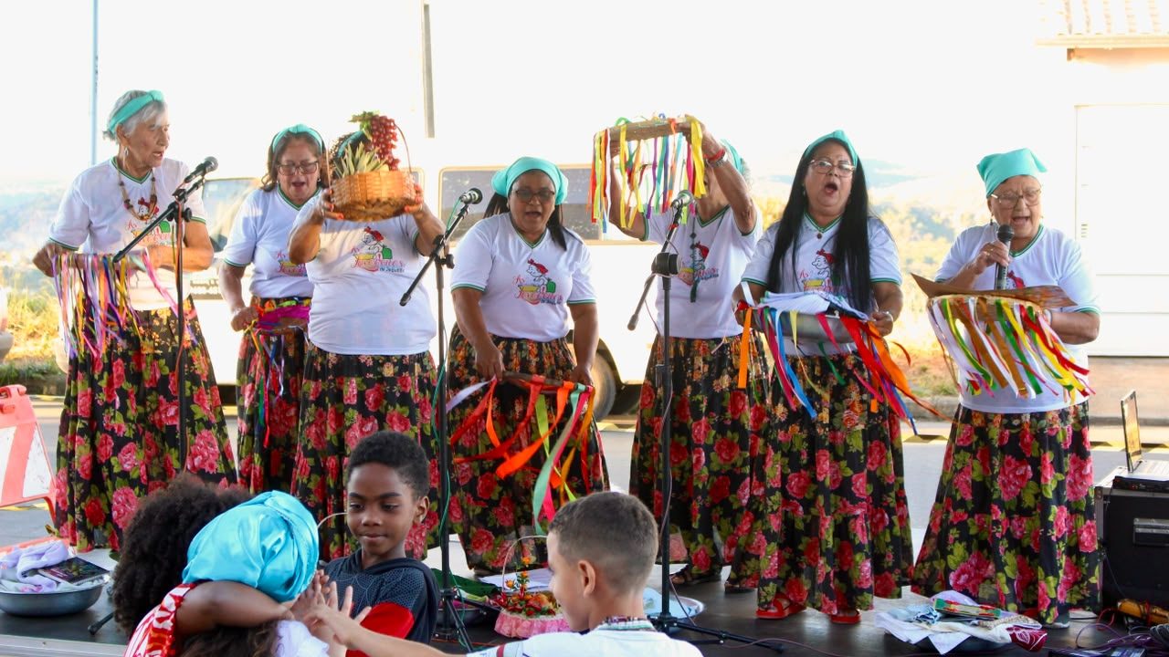 Lavadeiras de Jequitibá em apresentação cultural